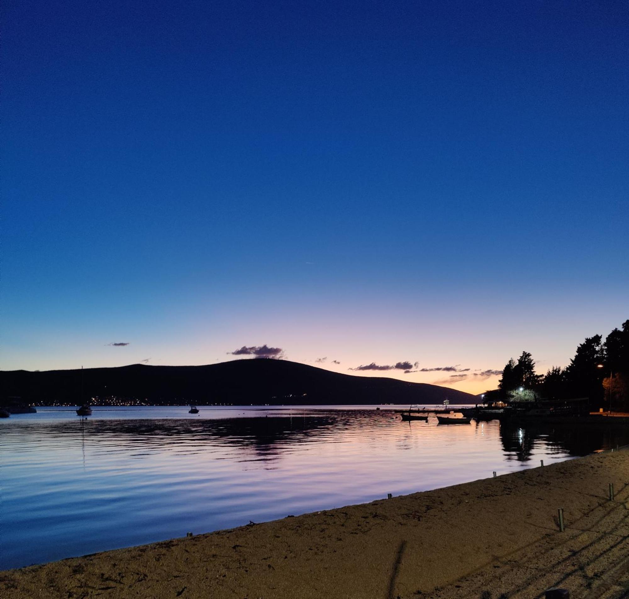 Miro Guesthouse Tivat Bagian luar foto