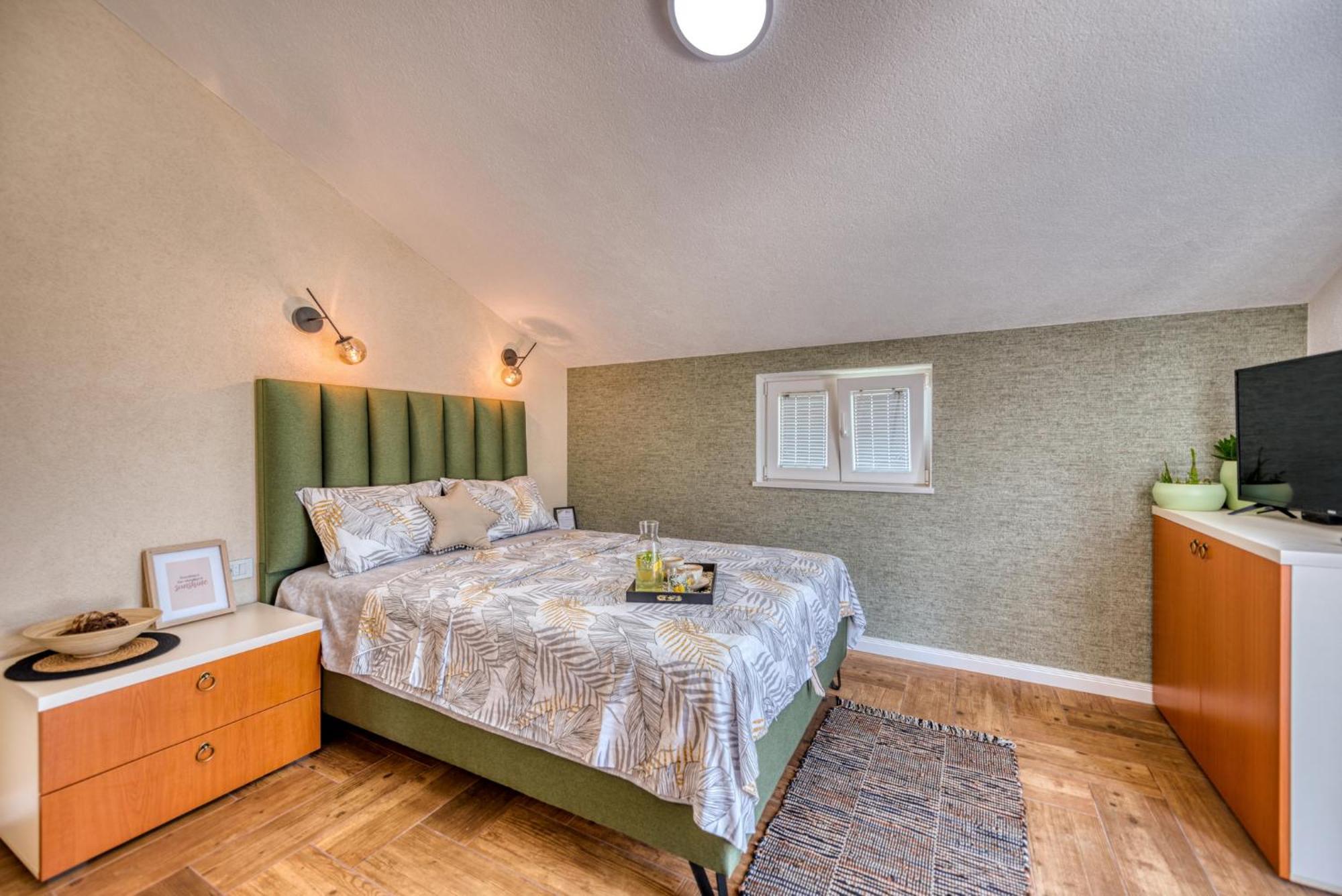Miro Guesthouse Tivat Ruang foto