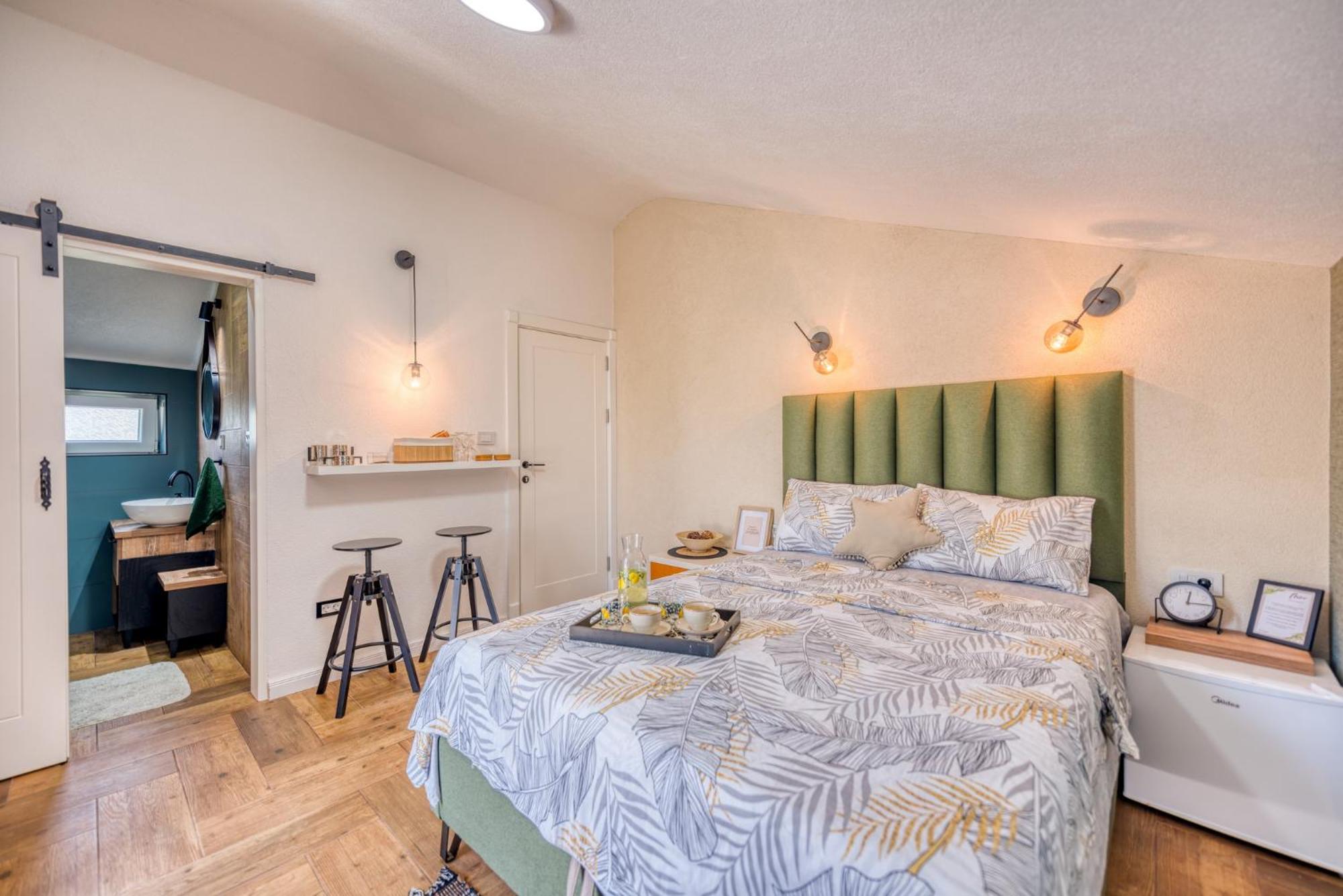 Miro Guesthouse Tivat Ruang foto