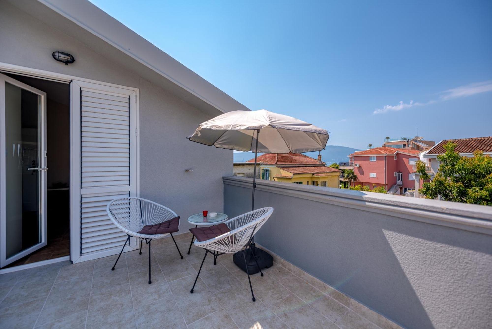 Miro Guesthouse Tivat Ruang foto