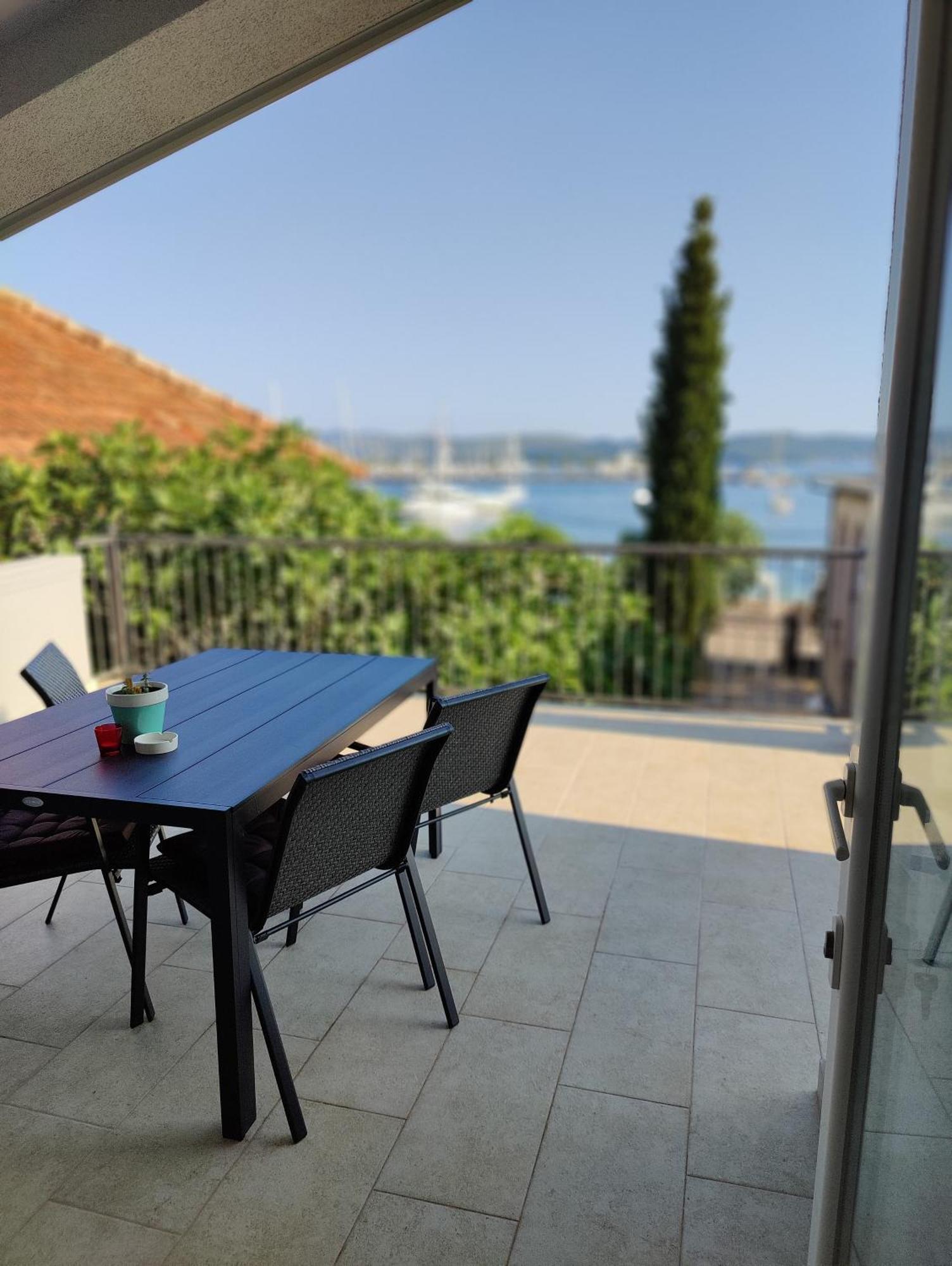 Miro Guesthouse Tivat Bagian luar foto