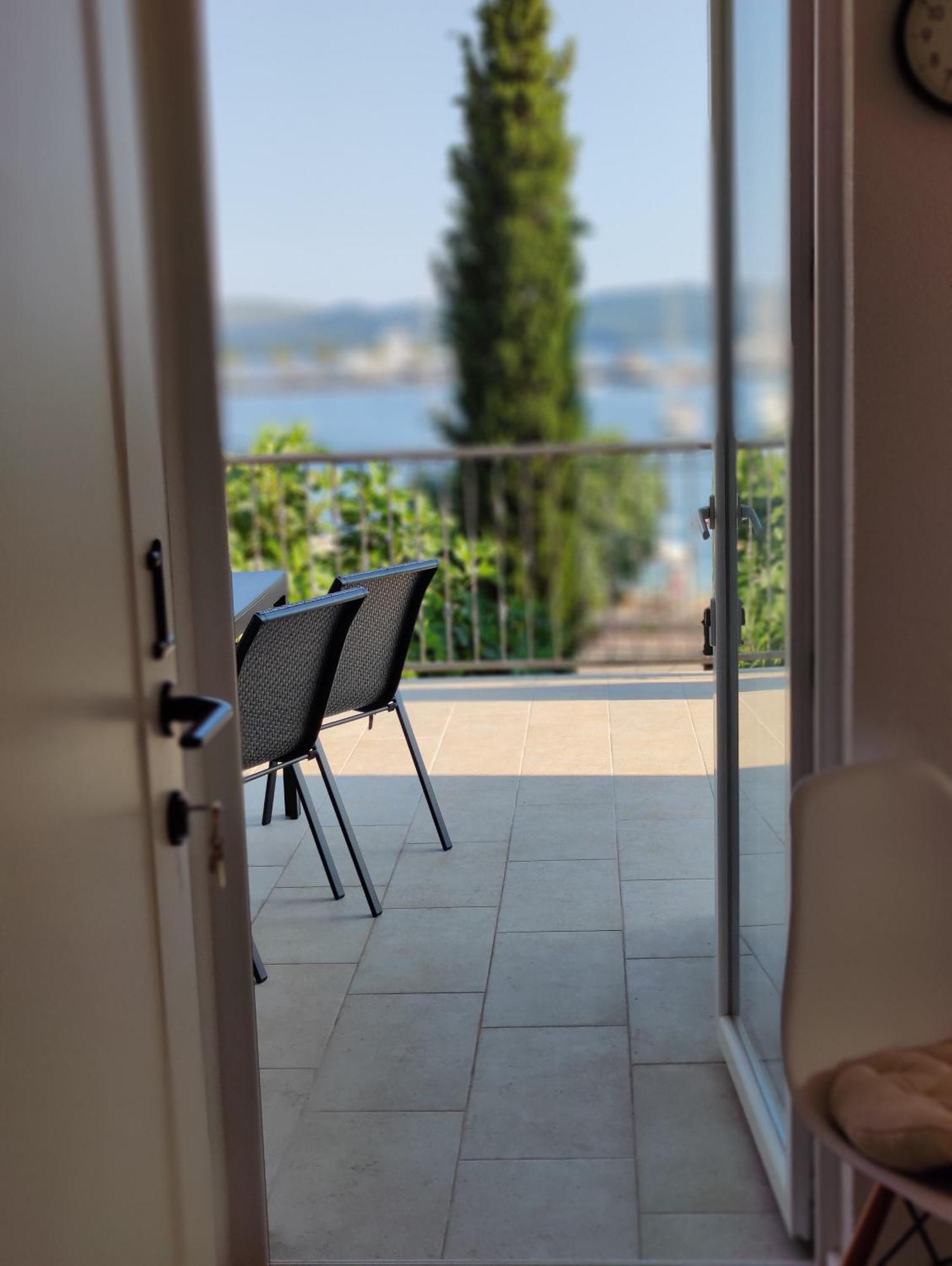 Miro Guesthouse Tivat Bagian luar foto