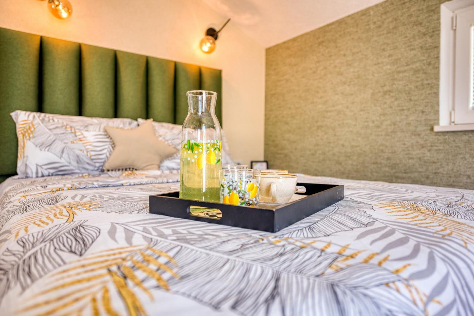 Miro Guesthouse Tivat Ruang foto