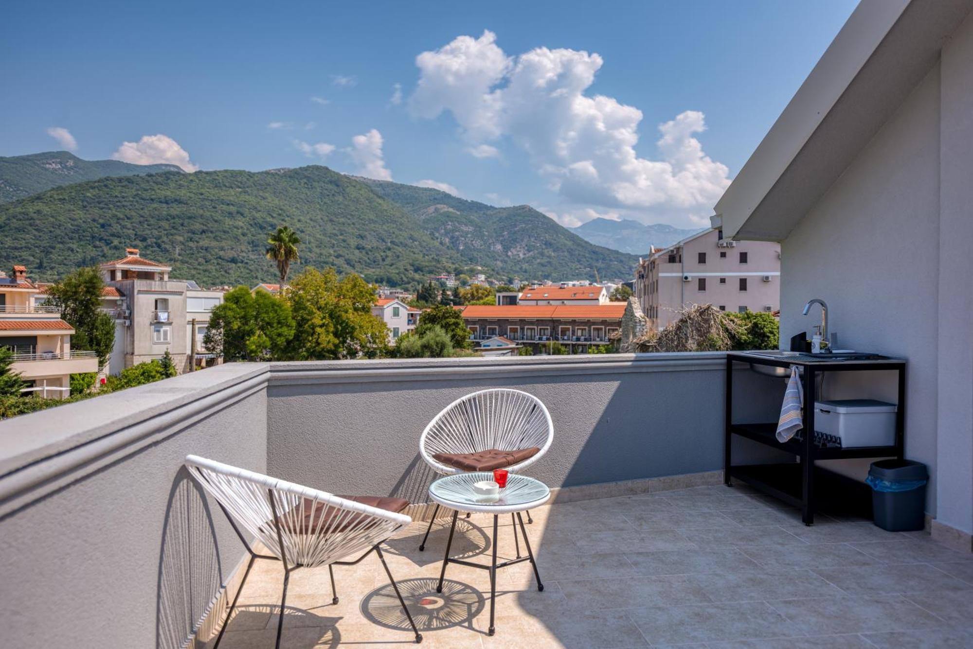 Miro Guesthouse Tivat Bagian luar foto