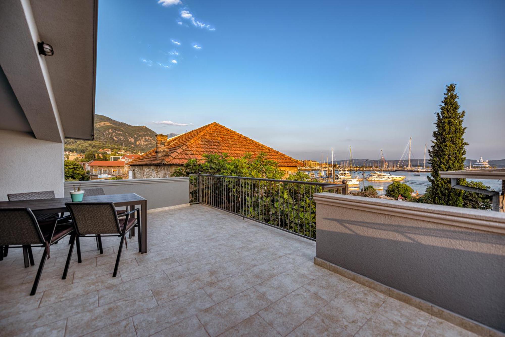Miro Guesthouse Tivat Ruang foto