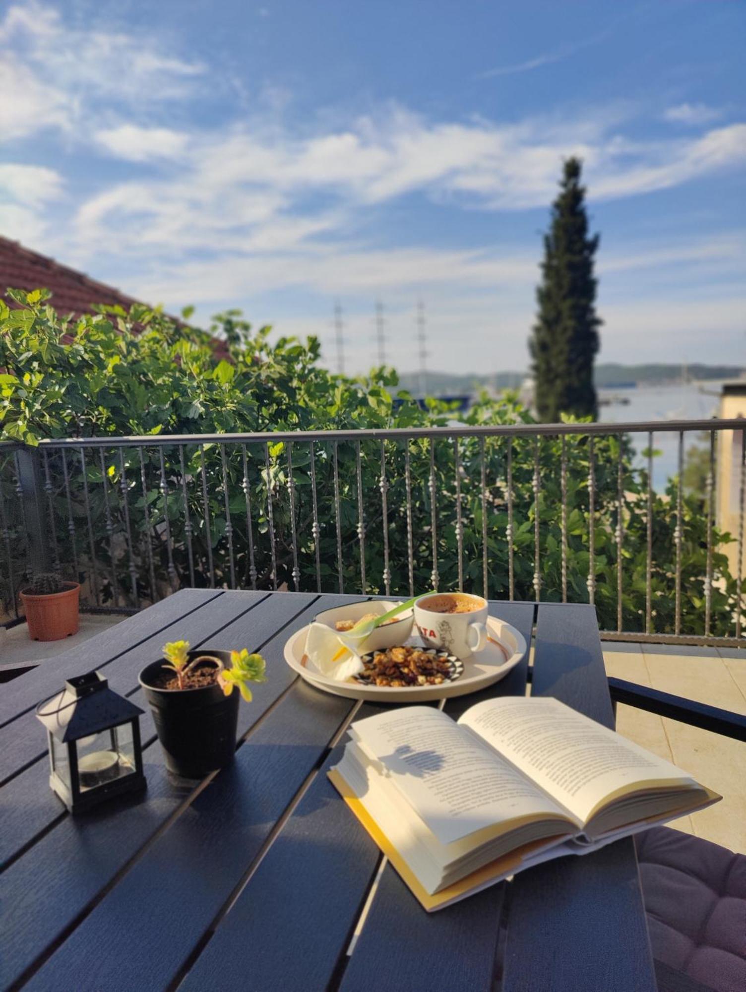 Miro Guesthouse Tivat Bagian luar foto