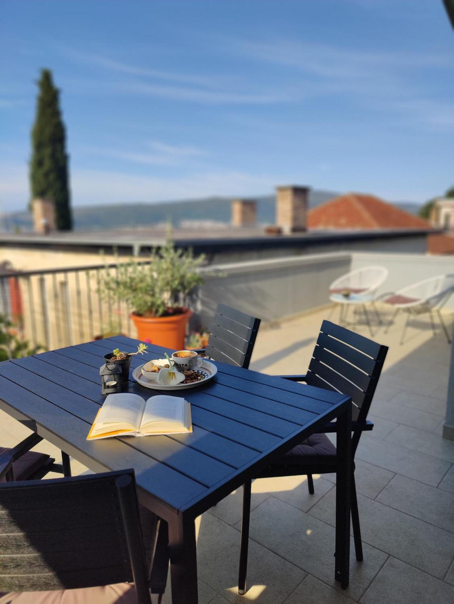 Miro Guesthouse Tivat Bagian luar foto