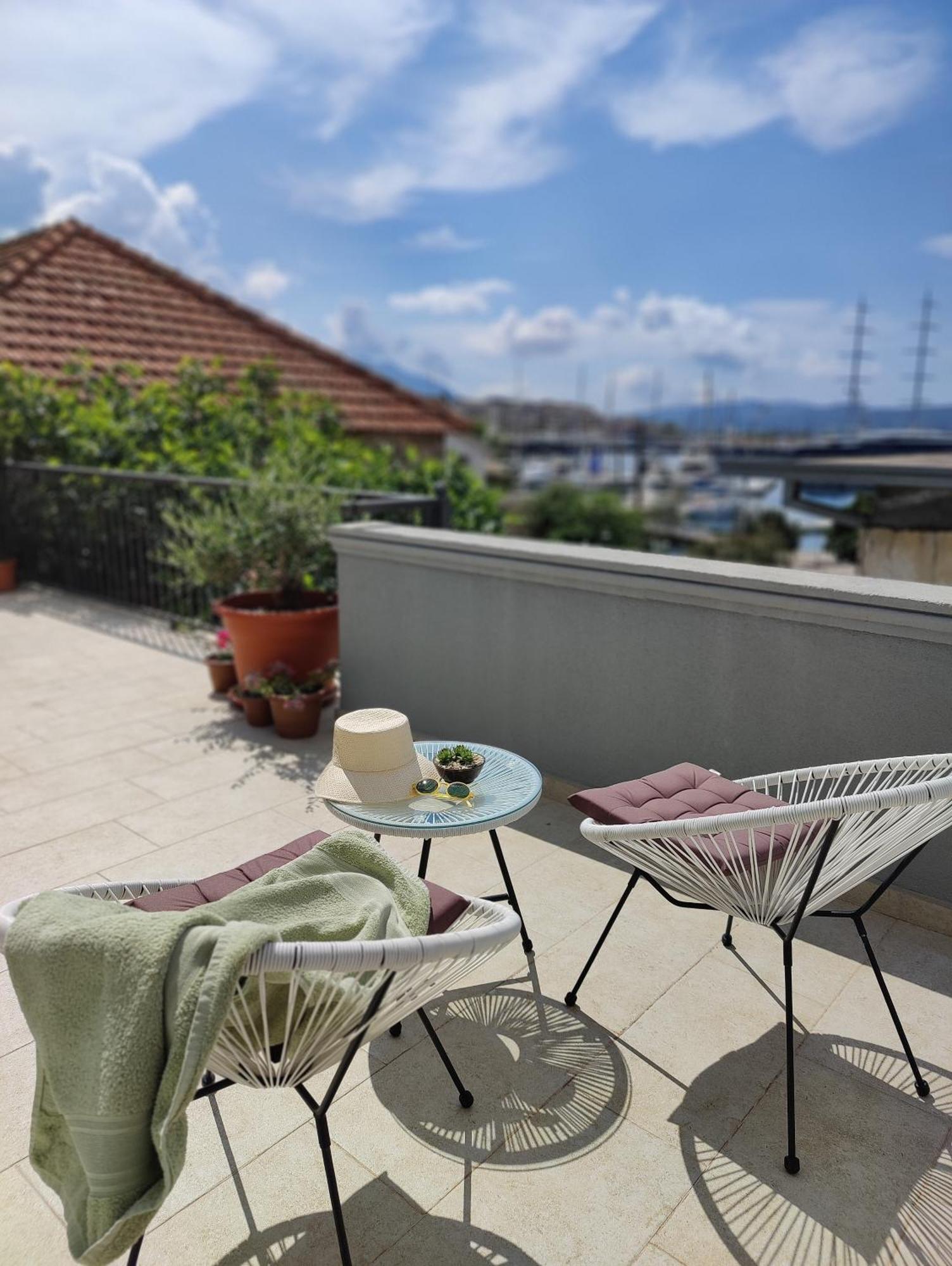 Miro Guesthouse Tivat Bagian luar foto