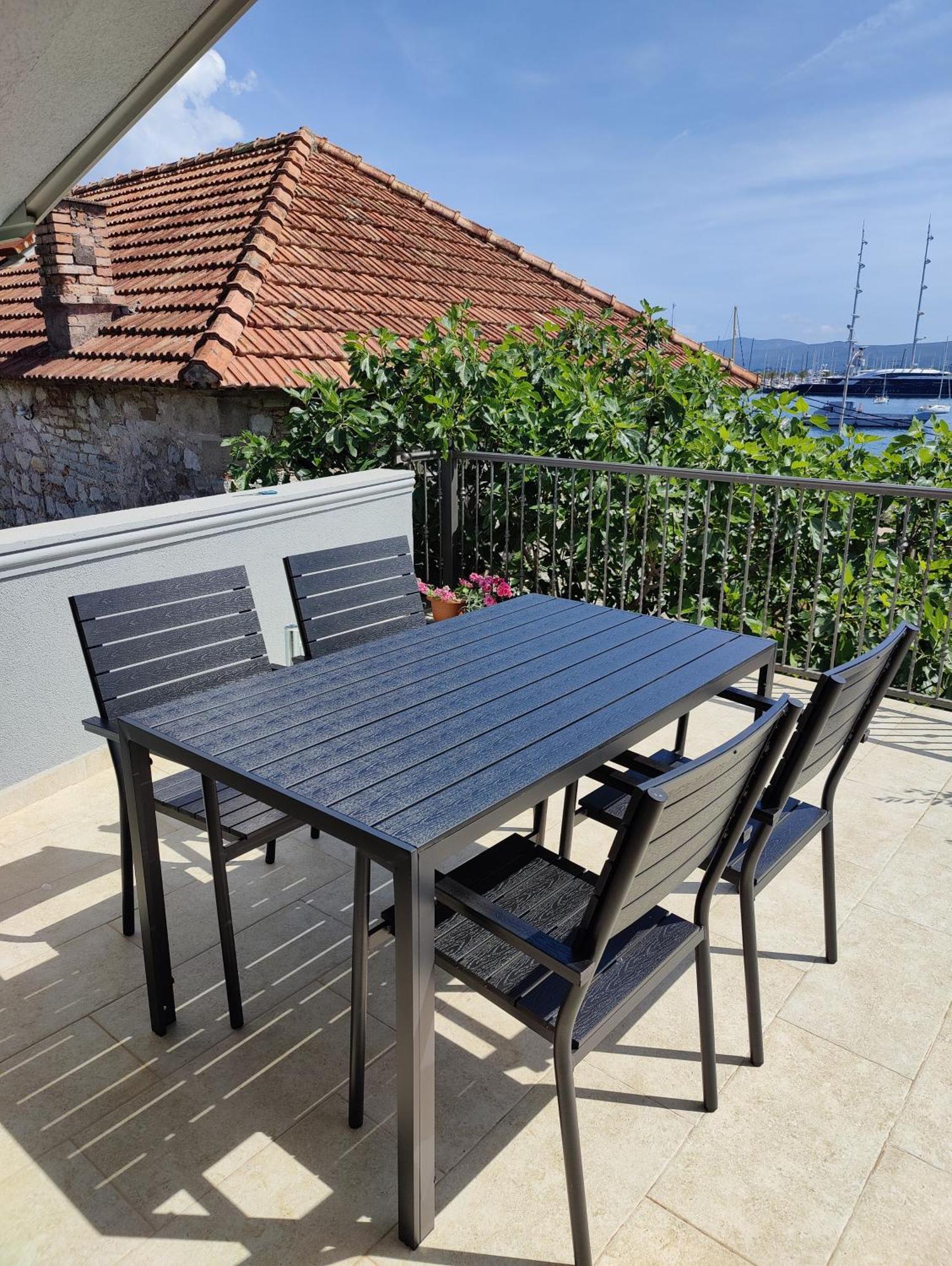 Miro Guesthouse Tivat Bagian luar foto