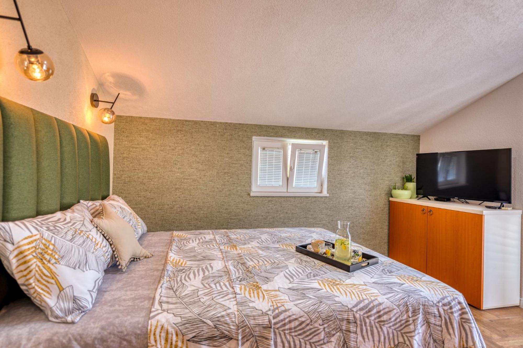 Miro Guesthouse Tivat Ruang foto